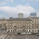 Apartament W Sercu Warszawy Biurko Do Pracy Zdalnej By Noclegi Renters