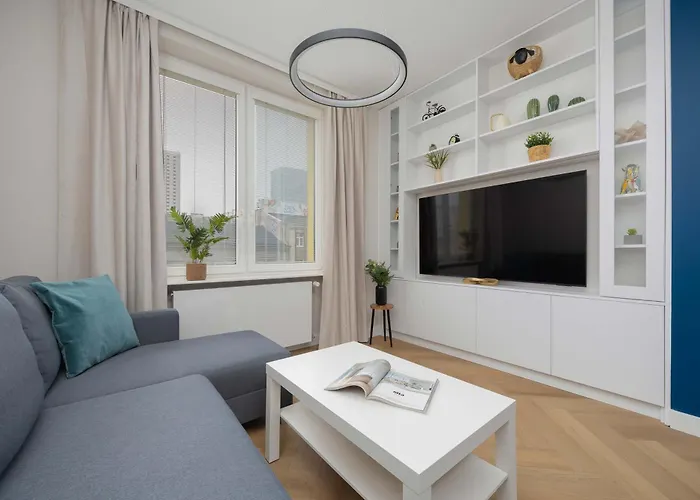 Apartament W Sercu Warszawy Biurko Do Pracy Zdalnej By Noclegi Renters