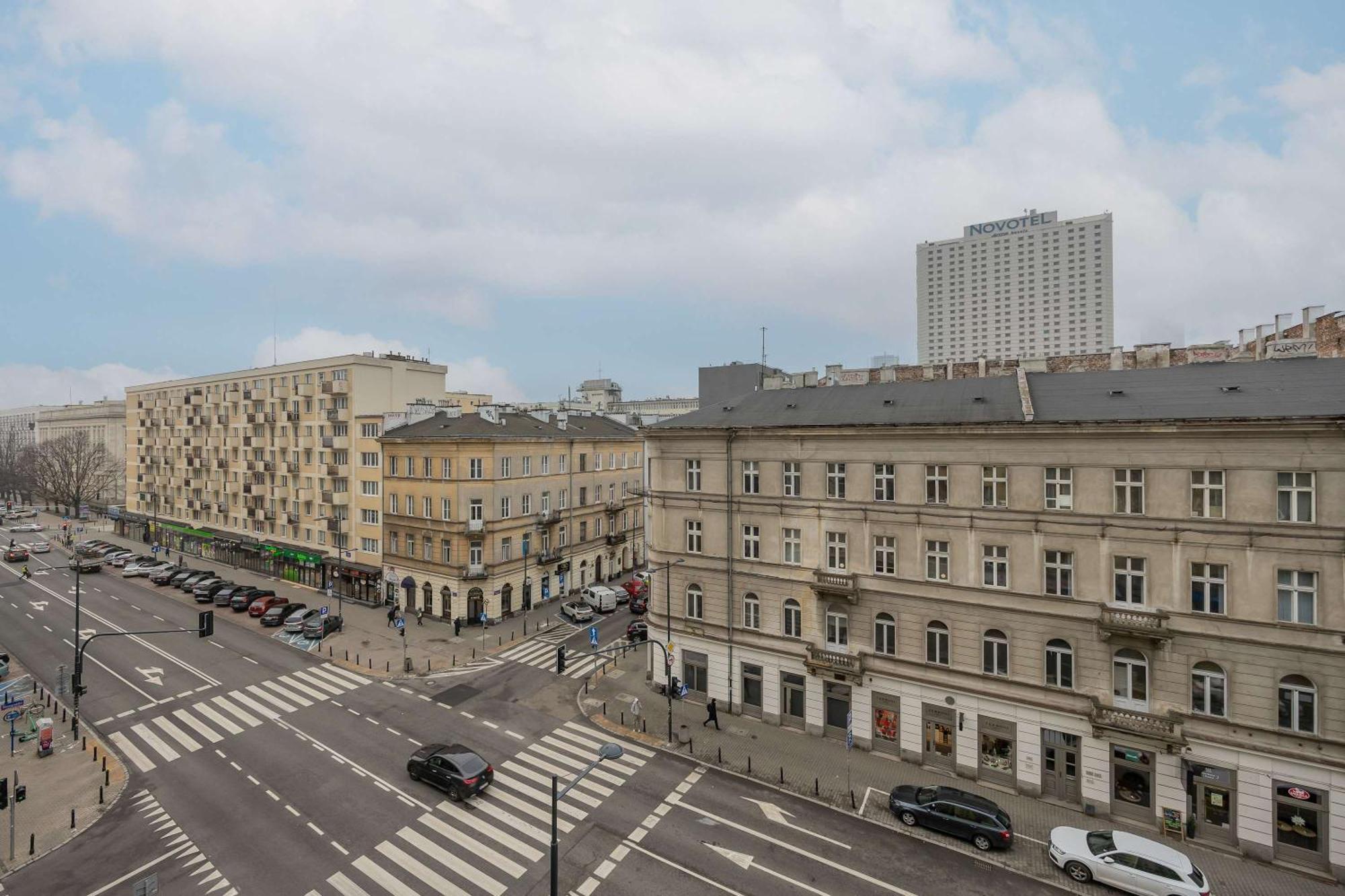 W Sercu Warszawy Biurko Do Pracy Zdalnej By Renters Warszawa
