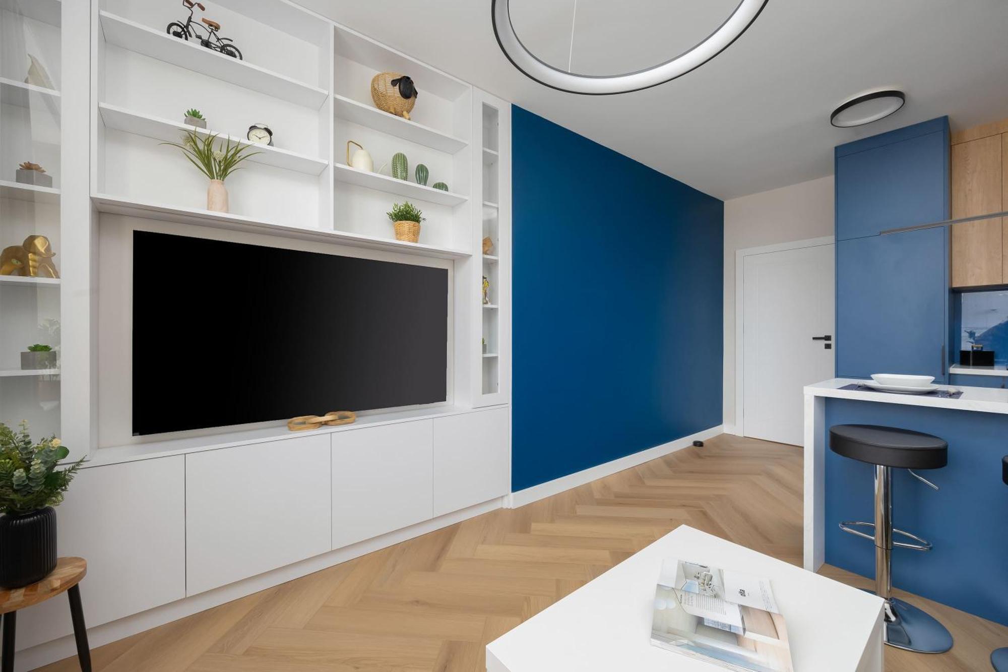 Apartament W Sercu Warszawy Biurko Do Pracy Zdalnej By Renters