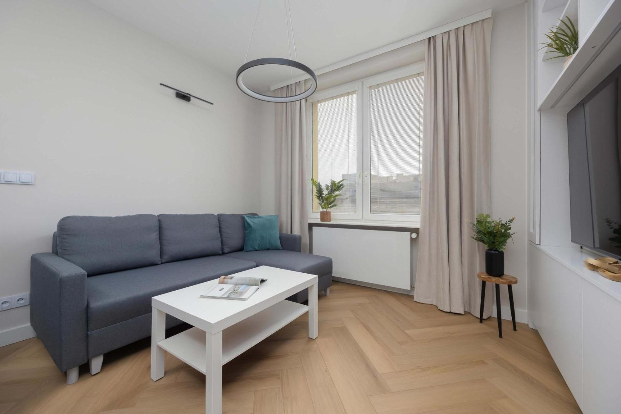 W Sercu Warszawy Biurko Do Pracy Zdalnej By Renters Apartament Warszawa
