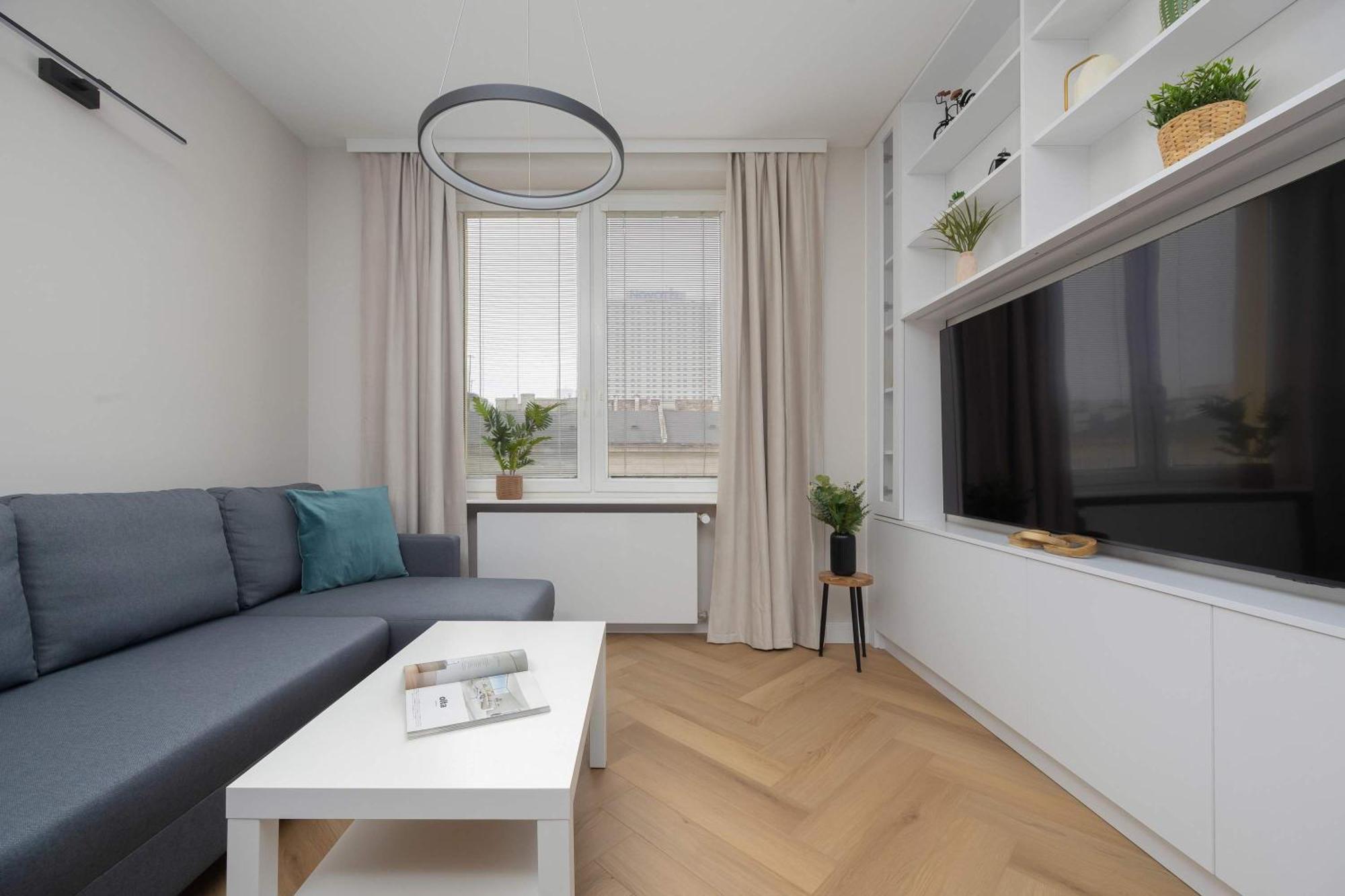 W Sercu Warszawy Biurko Do Pracy Zdalnej By Renters Warszawa